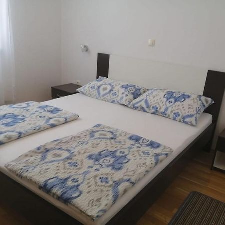 Apartments Ruzmarin Vrsi Exterior foto