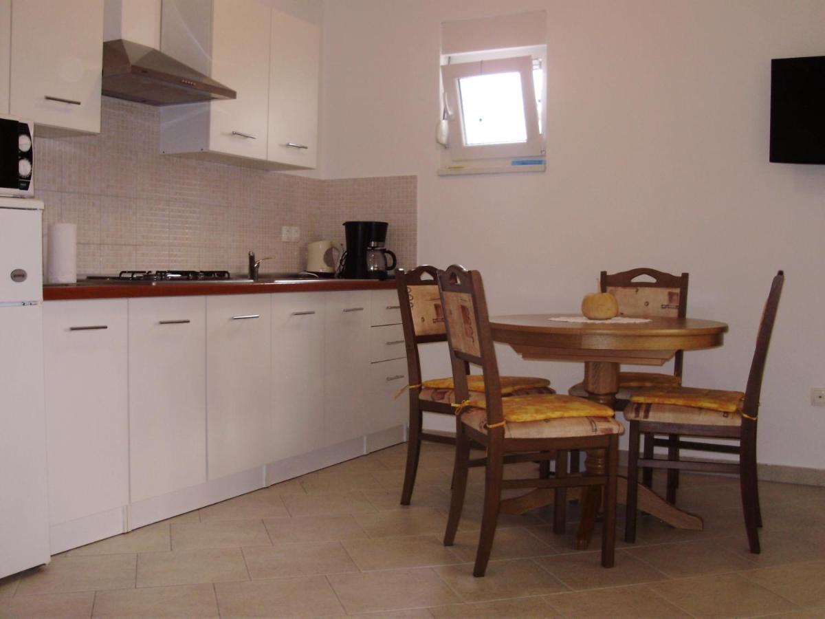 Apartments Ruzmarin Vrsi Habitación foto