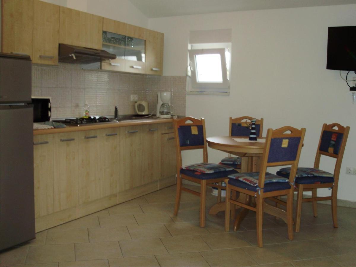 Apartments Ruzmarin Vrsi Habitación foto